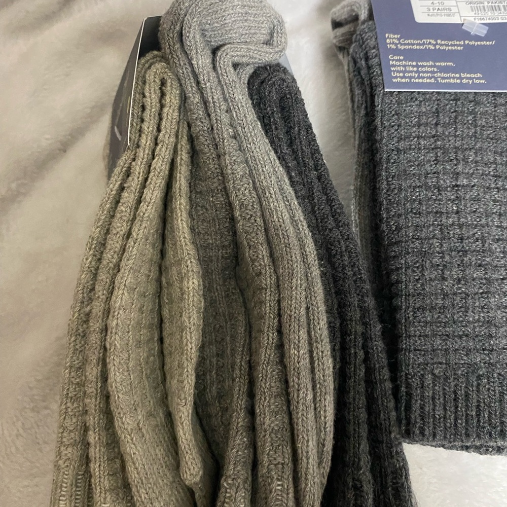 Universal Thread Women's Casual Crew Socks - Gray - Picture 3 of 6